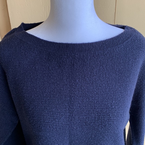 J Crew Sz XS Relaxed Fit Boat Neck Navy Blue Sweater - Picture 2 of 7